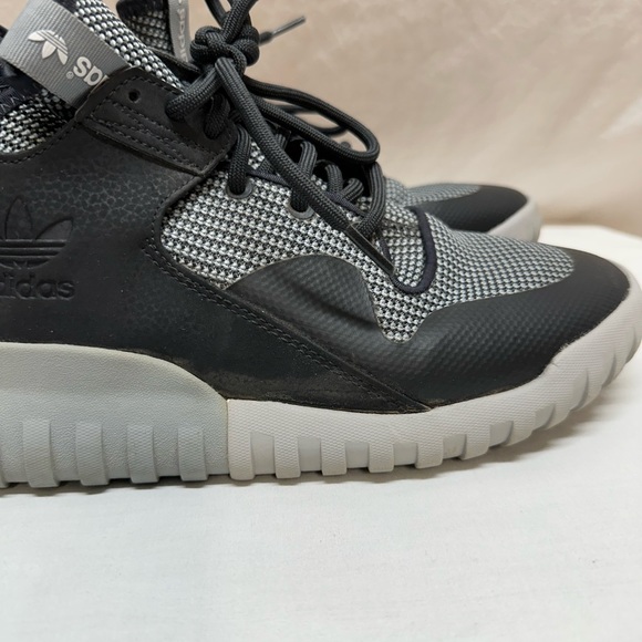 Men’s Adidas Gray and Black Tubular x High Cut Tennis Shoes Size 9 - Picture 4 of 16